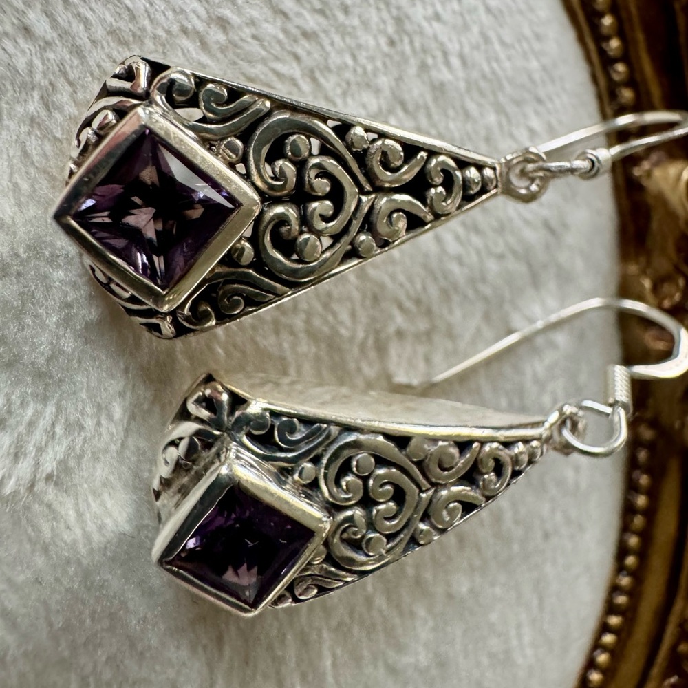 Elegant Silver and Amethyst Earrings (NF) - Picture 3 of 5